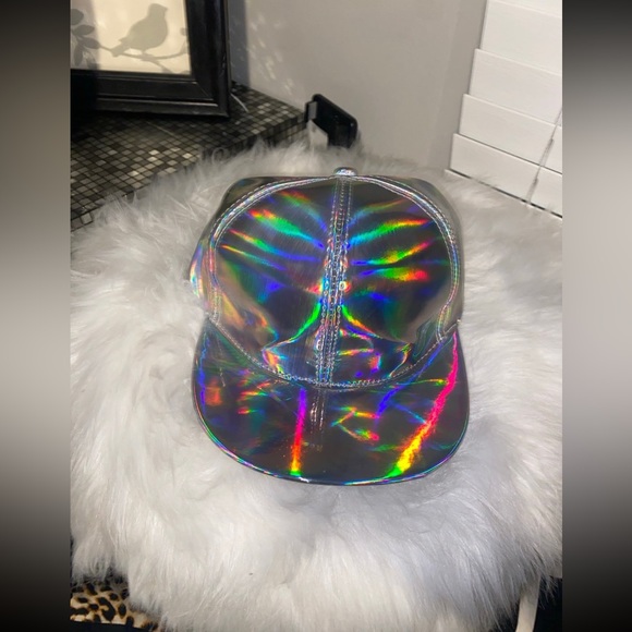 Silver hat - Picture 2 of 10